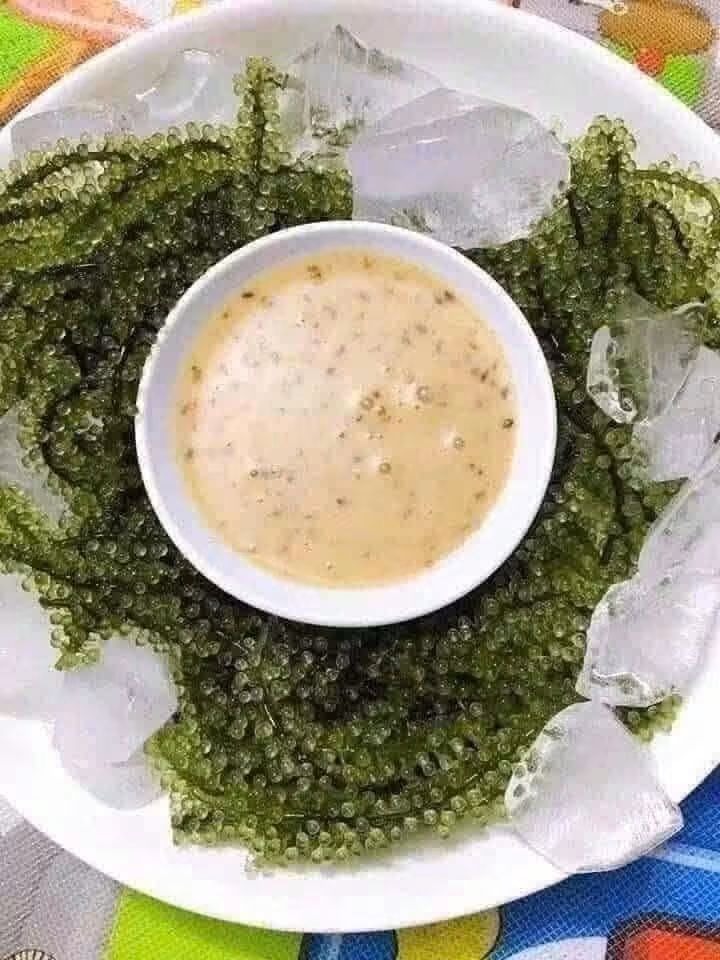 Rong ướp đá kèm sốt